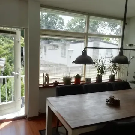 55+ Appartement Midden In Het Centrum *